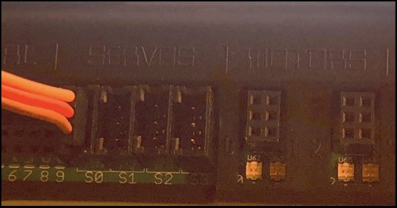 A servo in port 0.